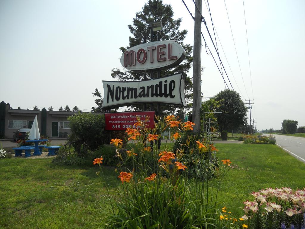 Motel Normandie Louiseville Bagian luar foto