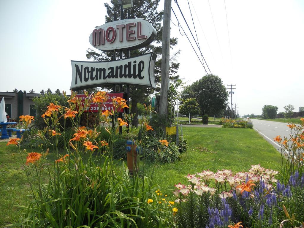 Motel Normandie Louiseville Bagian luar foto