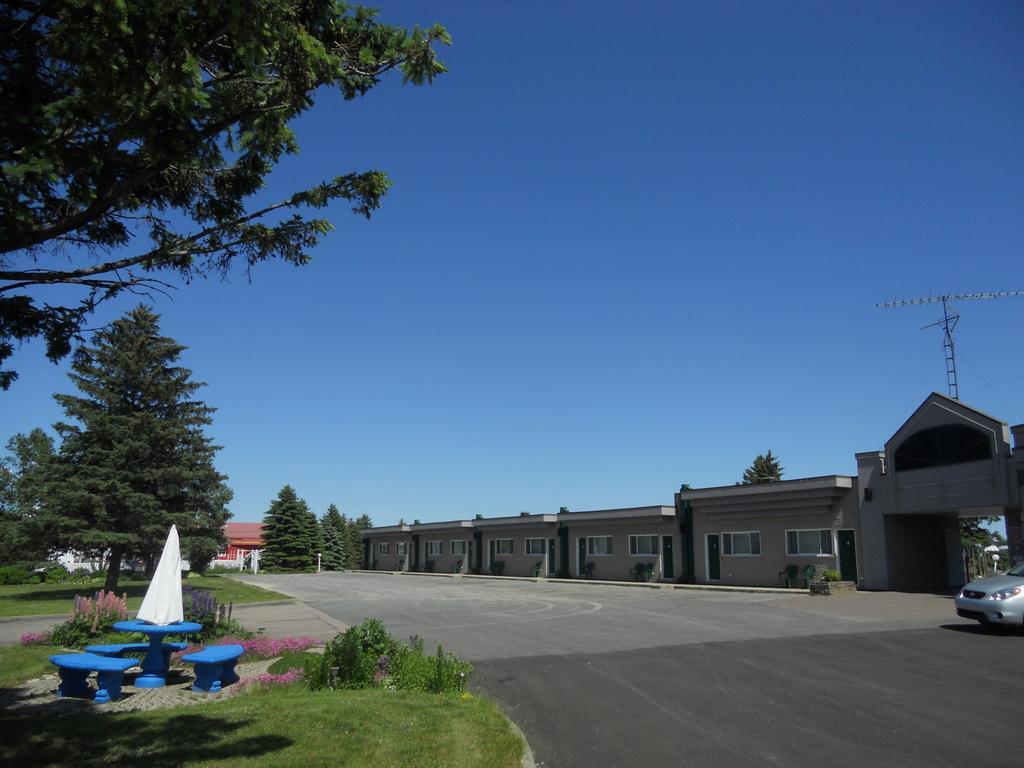 Motel Normandie Louiseville Bagian luar foto
