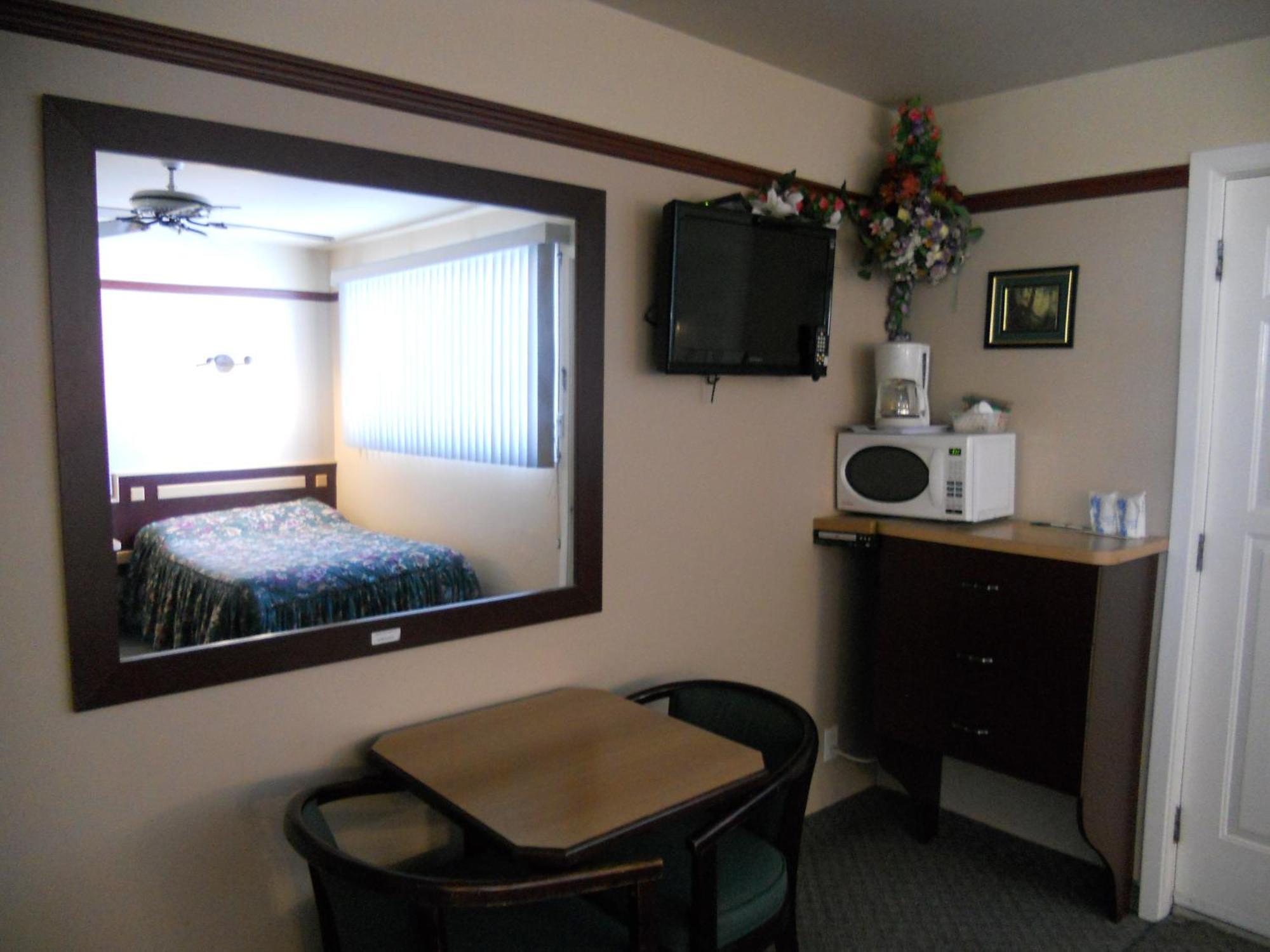 Motel Normandie Louiseville Bagian luar foto