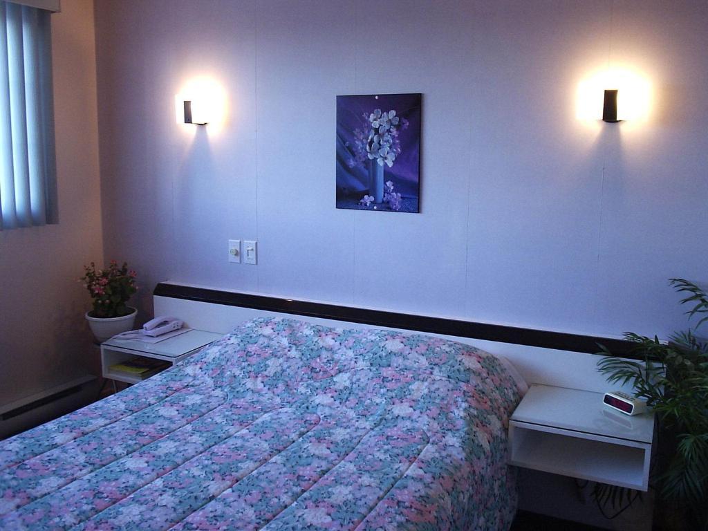 Motel Normandie Louiseville Bagian luar foto