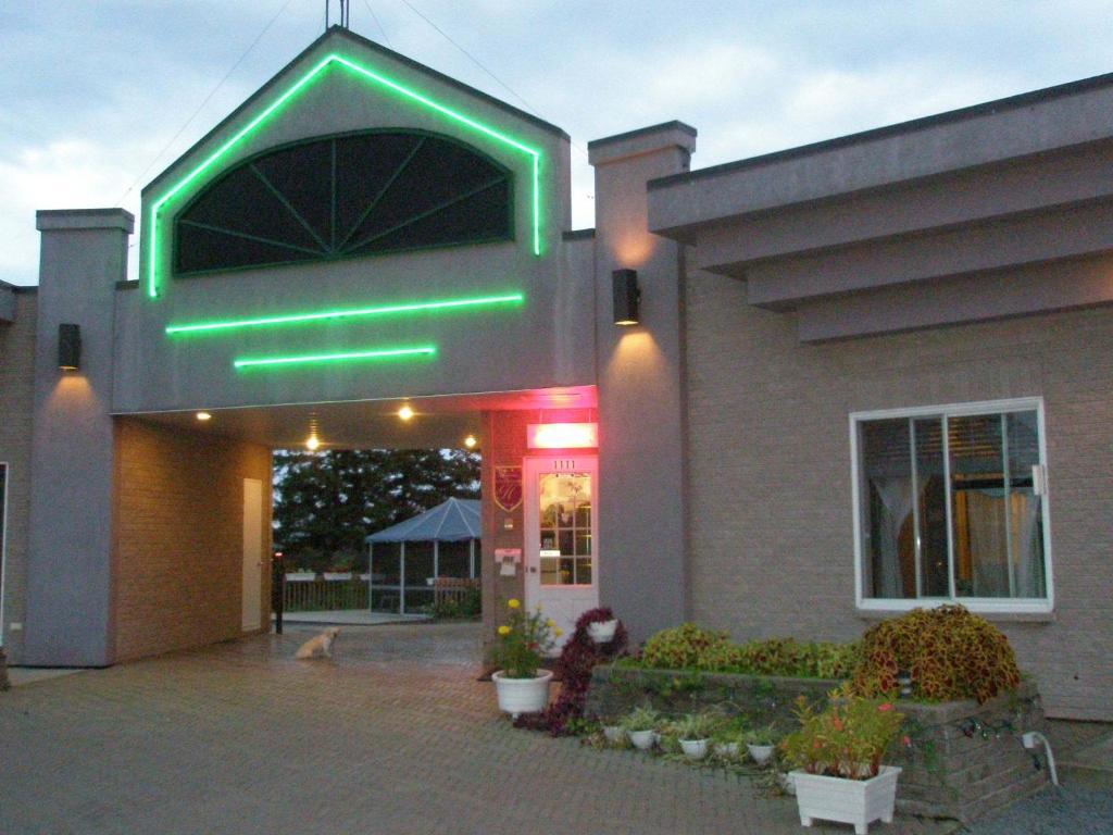 Motel Normandie Louiseville Bagian luar foto