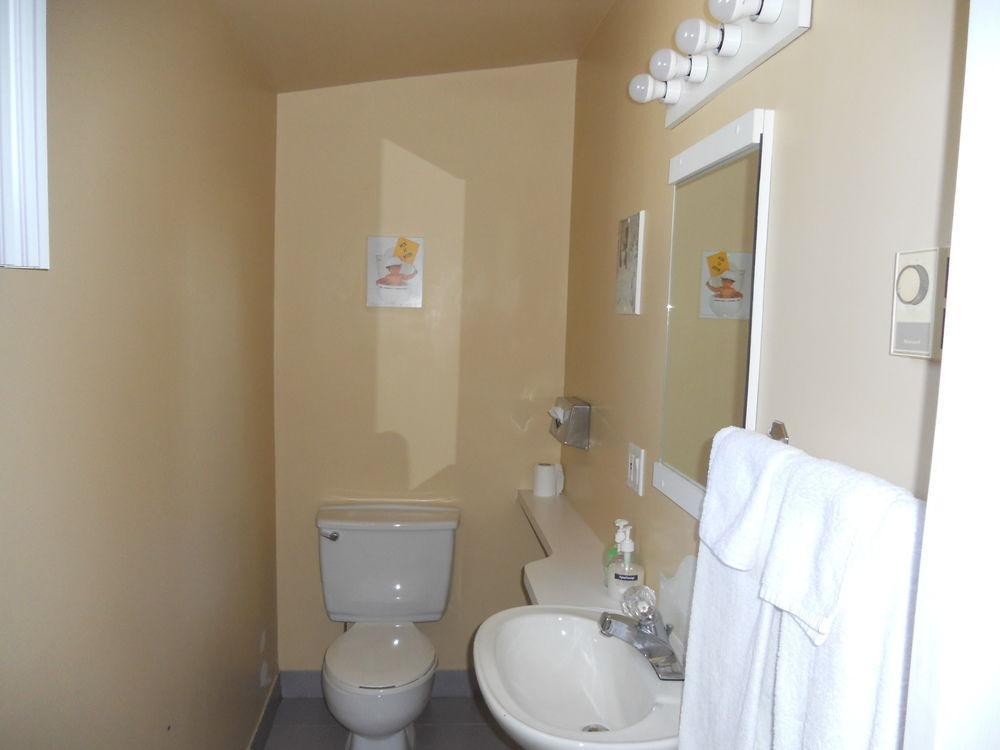 Motel Normandie Louiseville Bagian luar foto
