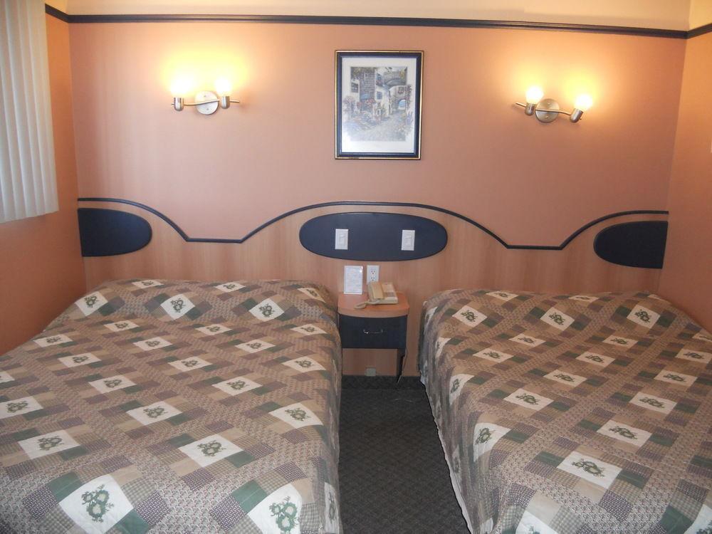 Motel Normandie Louiseville Bagian luar foto