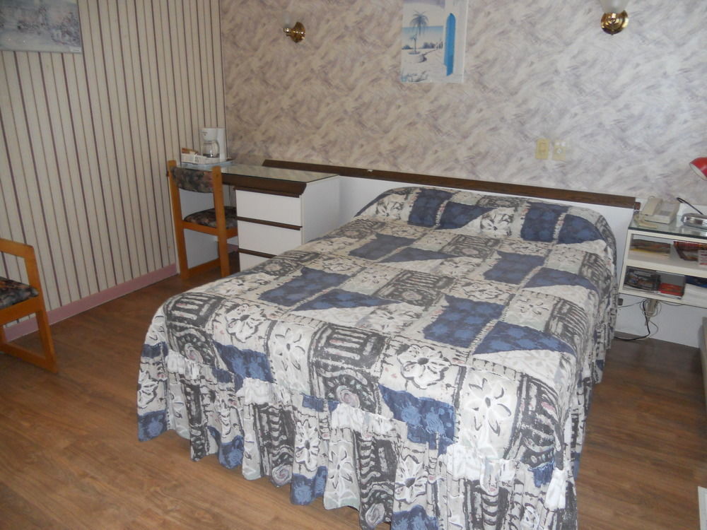 Motel Normandie Louiseville Bagian luar foto