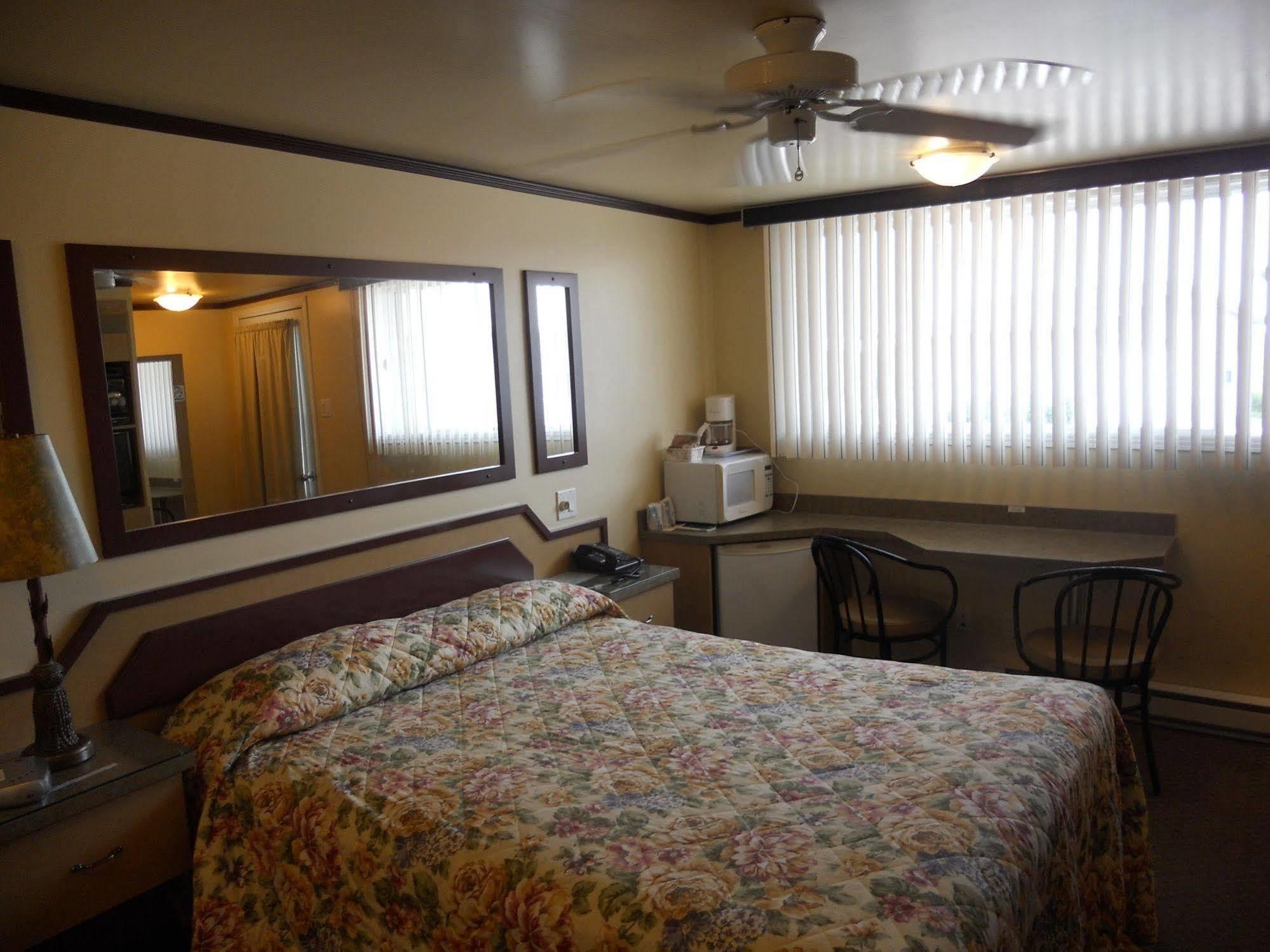 Motel Normandie Louiseville Bagian luar foto