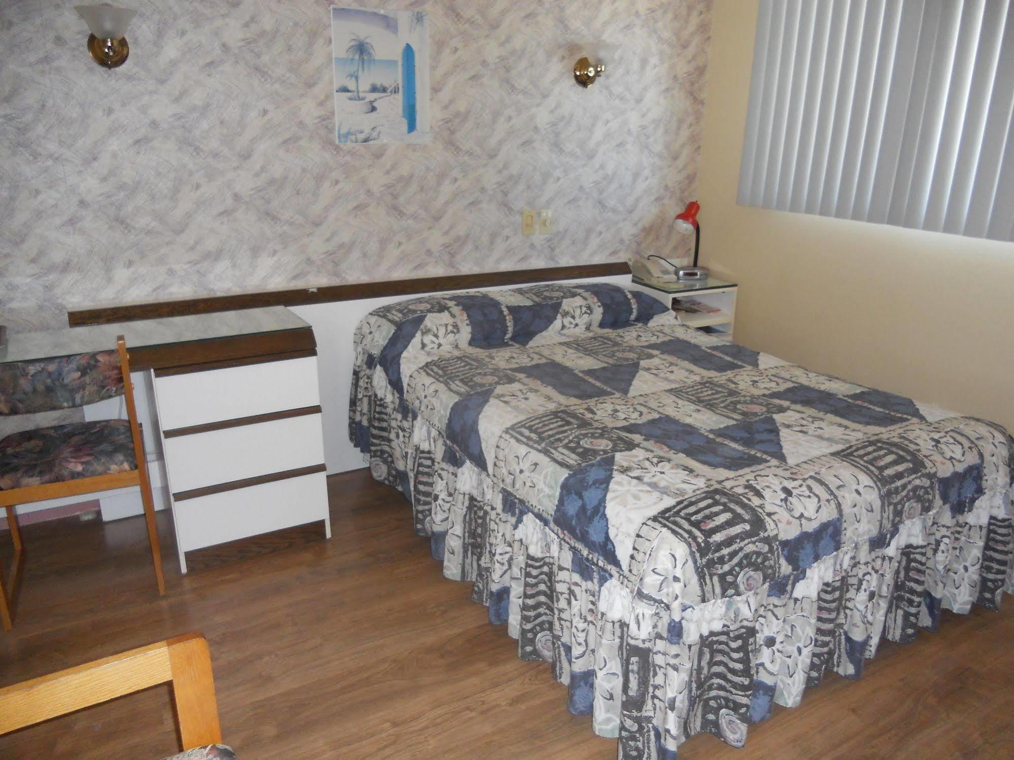 Motel Normandie Louiseville Bagian luar foto