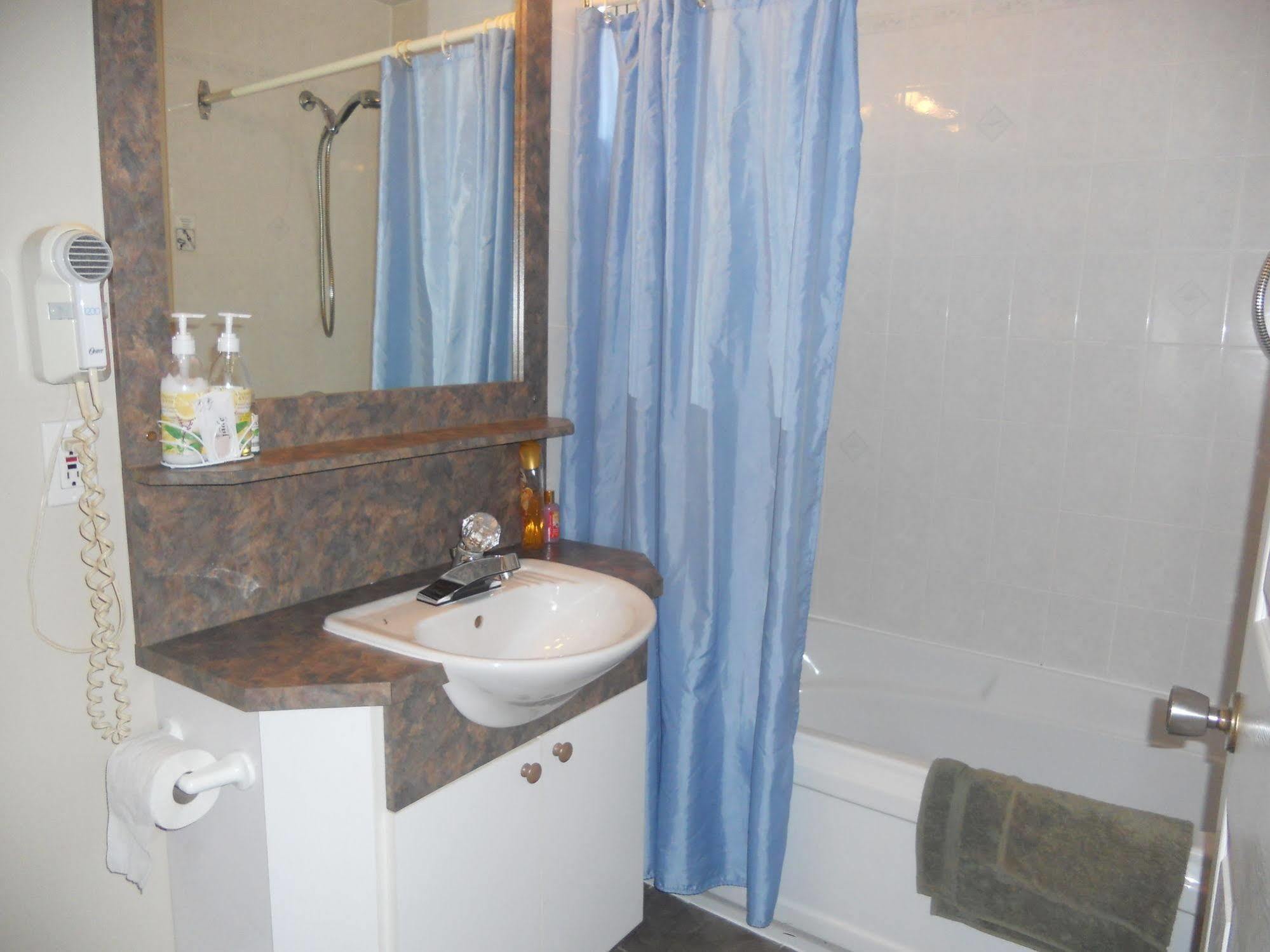 Motel Normandie Louiseville Bagian luar foto