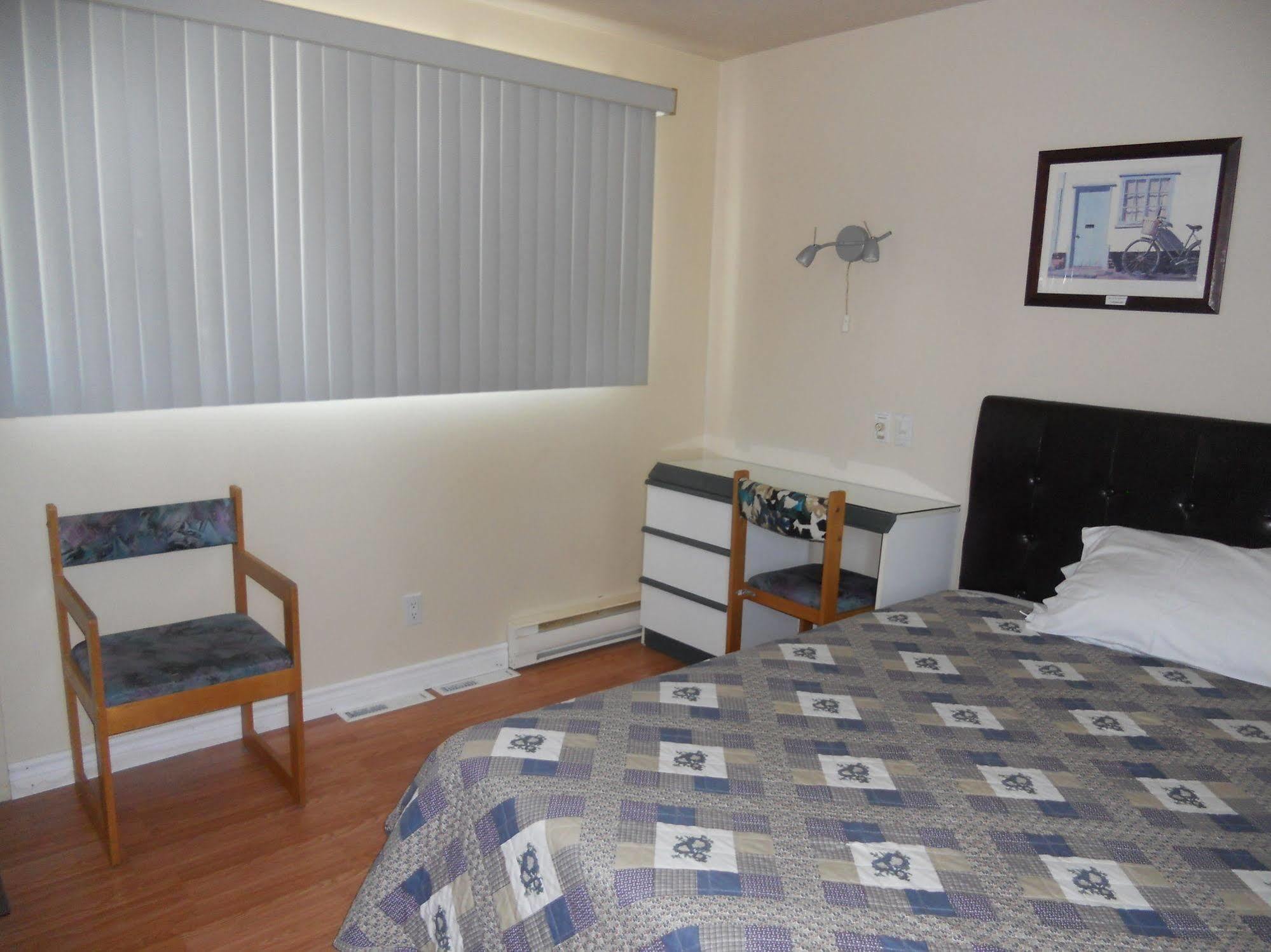 Motel Normandie Louiseville Bagian luar foto